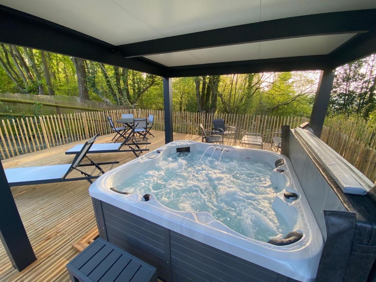 Domaine Du Gros Chene - Terrasses Avec Jacuzzis Privatifs Apartamento Ablon Exterior foto