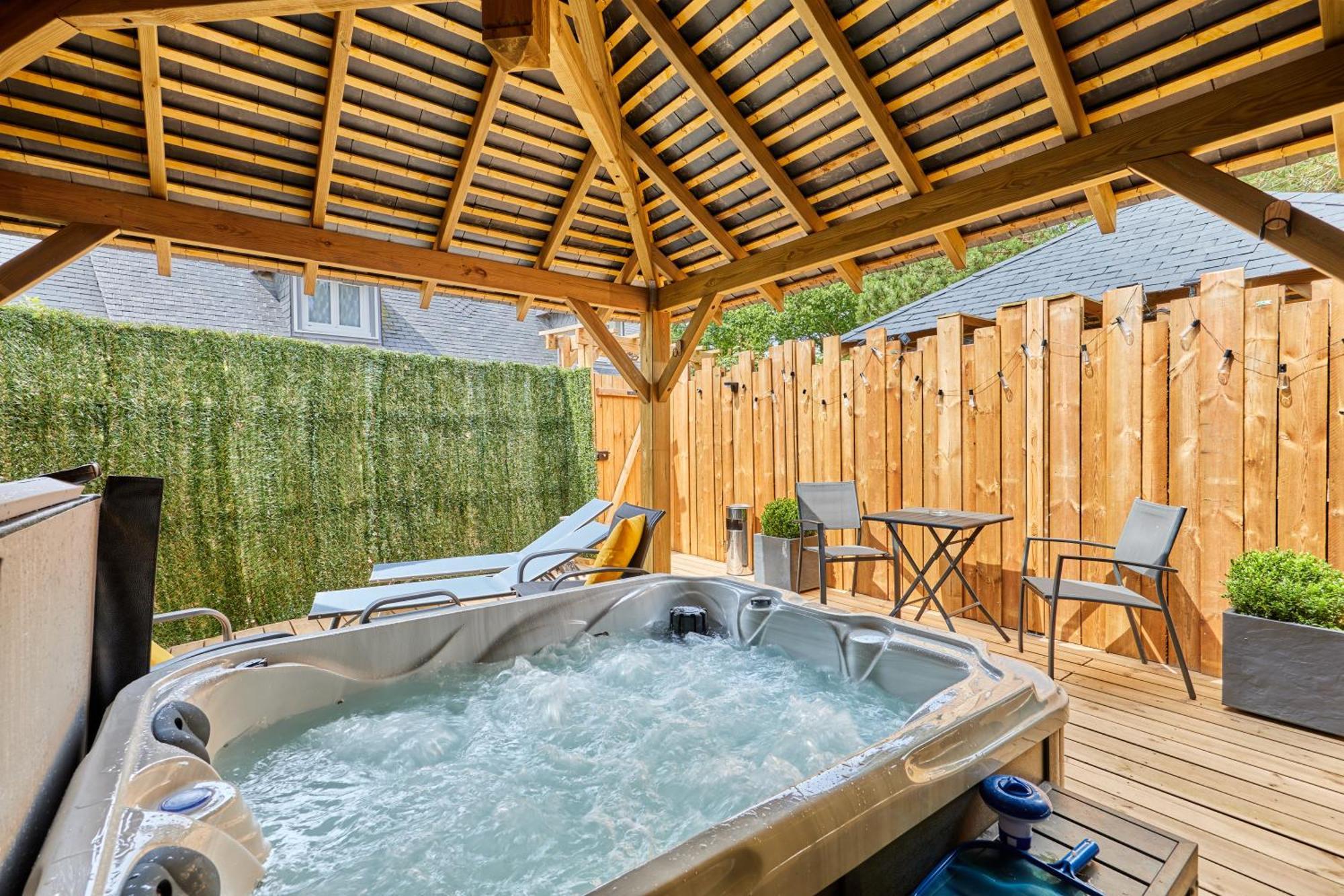 Domaine Du Gros Chene - Terrasses Avec Jacuzzis Privatifs Apartamento Ablon Exterior foto